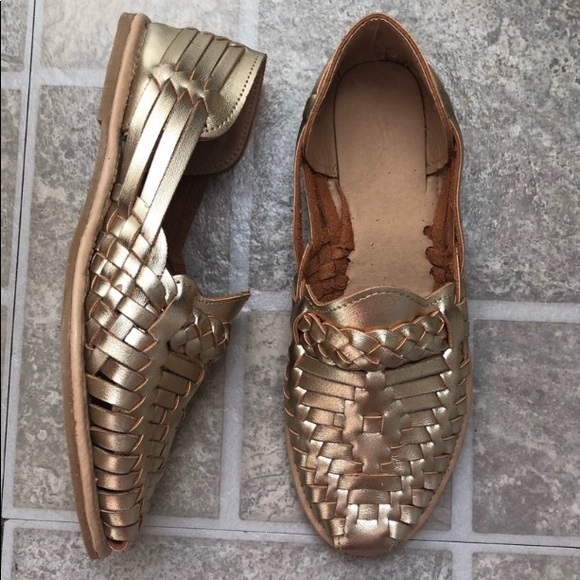 Size 2 Youth Authentic Leather Sandal - Picture 2 of 2